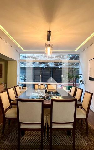 Casa à venda com 430m², 4 quartos e 5 vagas Casa à venda com 430m², 4 quartos e 5 vagasSala de Jantar