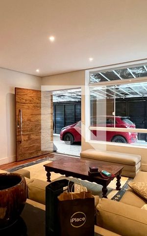 Casa à venda com 430m², 4 quartos e 5 vagas Casa à venda com 430m², 4 quartos e 5 vagasSala
