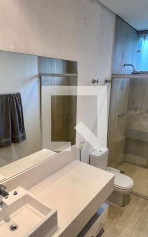 Casa à venda com 430m², 4 quartos e 5 vagas Casa à venda com 430m², 4 quartos e 5 vagasBanheiro