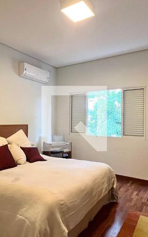 Casa à venda com 430m², 4 quartos e 5 vagas Casa à venda com 430m², 4 quartos e 5 vagasSuite 3