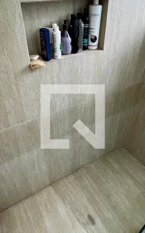 Casa à venda com 430m², 4 quartos e 5 vagas Casa à venda com 430m², 4 quartos e 5 vagasBanheiro da Suíte 4