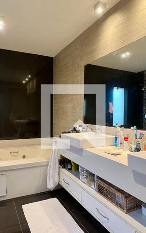 Casa à venda com 430m², 4 quartos e 5 vagas Casa à venda com 430m², 4 quartos e 5 vagasBanheiro da Suíte 3