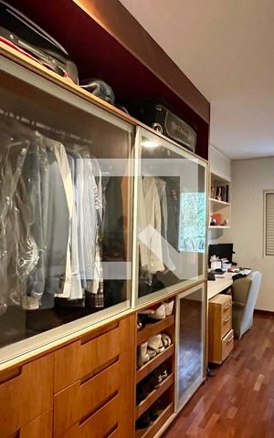 Casa à venda com 430m², 4 quartos e 5 vagas Casa à venda com 430m², 4 quartos e 5 vagasSuite 4