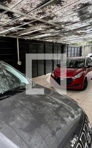 Casa à venda com 430m², 4 quartos e 5 vagas Casa à venda com 430m², 4 quartos e 5 vagasGaragem