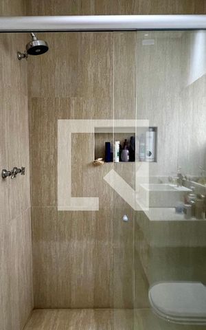 Casa à venda com 430m², 4 quartos e 5 vagas Casa à venda com 430m², 4 quartos e 5 vagasBanheiro da Suíte 4