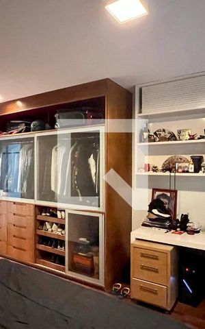 Casa à venda com 430m², 4 quartos e 5 vagas Casa à venda com 430m², 4 quartos e 5 vagasSuite 4