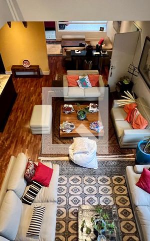 Casa à venda com 430m², 4 quartos e 5 vagas Casa à venda com 430m², 4 quartos e 5 vagasSala de estar