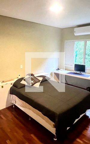 Casa à venda com 430m², 4 quartos e 5 vagas Casa à venda com 430m², 4 quartos e 5 vagasSuite 2