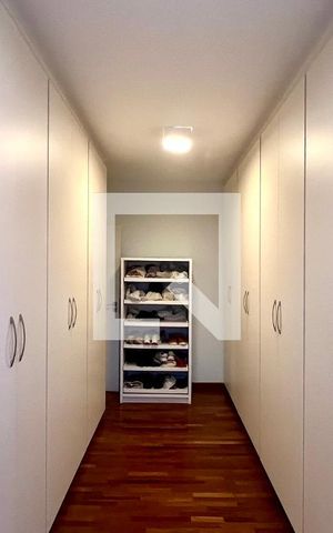 Casa à venda com 430m², 4 quartos e 5 vagas Casa à venda com 430m², 4 quartos e 5 vagasCloset da suíte 3