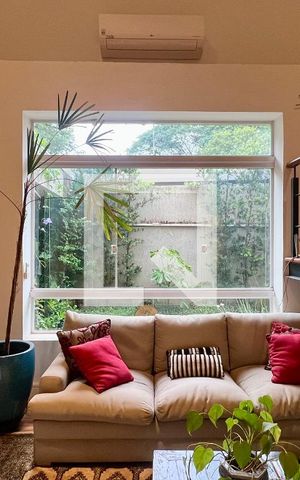 Casa à venda com 430m², 4 quartos e 5 vagas Casa à venda com 430m², 4 quartos e 5 vagasSala de estar