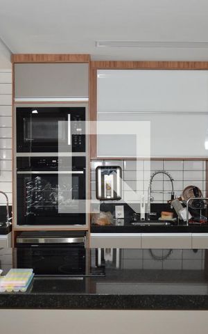 Apartamento à venda com 45m², 2 quartos e sem vagaCozinha e Área de Serviço
