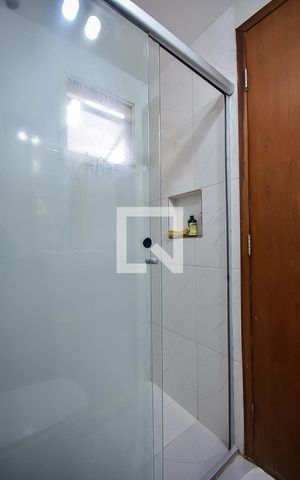 Apartamento à venda com 74m², 2 quartos e 2 vagas Apartamento à venda com 74m², 2 quartos e 2 vagasBanheiro Suíte