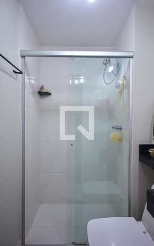 Apartamento à venda com 74m², 2 quartos e 2 vagas Apartamento à venda com 74m², 2 quartos e 2 vagasBanheiro