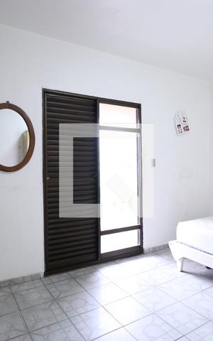 Casa à venda com 200m², 6 quartos e 2 vagasQuarto 3