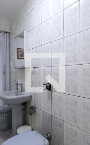 Casa à venda com 200m², 6 quartos e 2 vagasBanheiro
