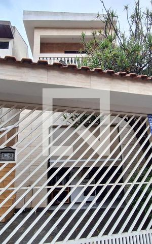 Casa à venda com 200m², 6 quartos e 2 vagas Casa à venda com 200m², 6 quartos e 2 vagasFachada e Placa IEBK-85