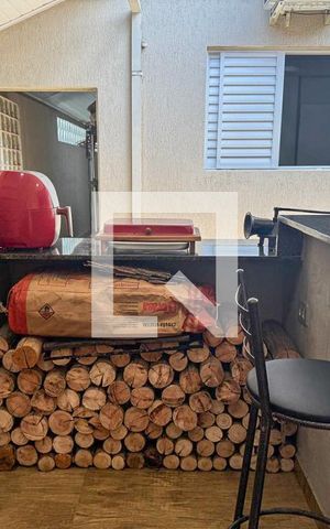 Casa à venda com 146m², 3 quartos e 3 vagas Casa à venda com 146m², 3 quartos e 3 vagasQuintal e Área de Churrasqueira
