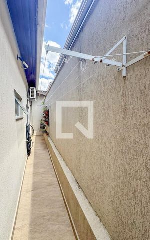 Casa à venda com 146m², 3 quartos e 3 vagas Casa à venda com 146m², 3 quartos e 3 vagasCorredor externo