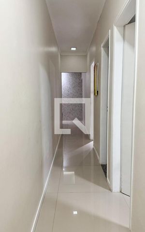 Casa à venda com 146m², 3 quartos e 3 vagas Casa à venda com 146m², 3 quartos e 3 vagasCorredor