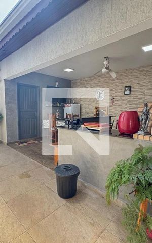 Casa à venda com 146m², 3 quartos e 3 vagas Casa à venda com 146m², 3 quartos e 3 vagasQuintal e Área de Churrasqueira