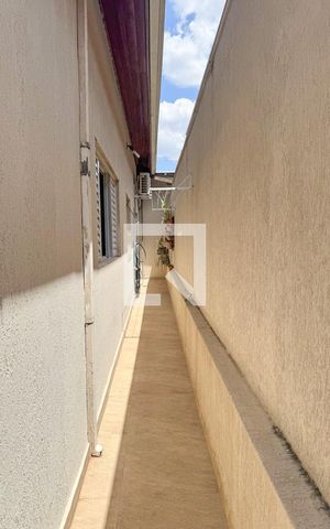 Casa à venda com 146m², 3 quartos e 3 vagas Casa à venda com 146m², 3 quartos e 3 vagasCorredor externo