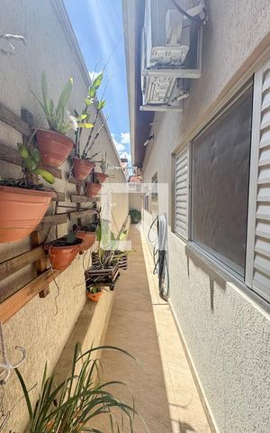 Casa à venda com 146m², 3 quartos e 3 vagas Casa à venda com 146m², 3 quartos e 3 vagasCorredor externo