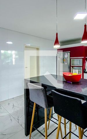 Casa à venda com 480m², 4 quartos e 10 vagasCozinha