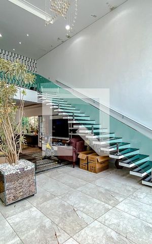 Casa à venda com 480m², 4 quartos e 10 vagasSala