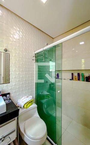 Casa à venda com 480m², 4 quartos e 10 vagasBanheiro da Suíte 1
