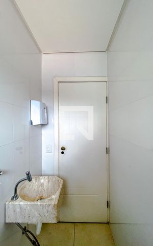 Casa à venda com 480m², 4 quartos e 10 vagasGaragem - Banheiro