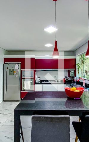 Casa à venda com 480m², 4 quartos e 10 vagasCozinha