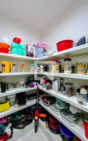 Casa à venda com 480m², 4 quartos e 10 vagasDespensa