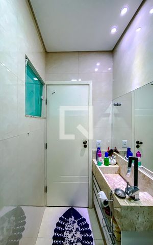 Casa à venda com 480m², 4 quartos e 10 vagasBanheiro da Suíte 4