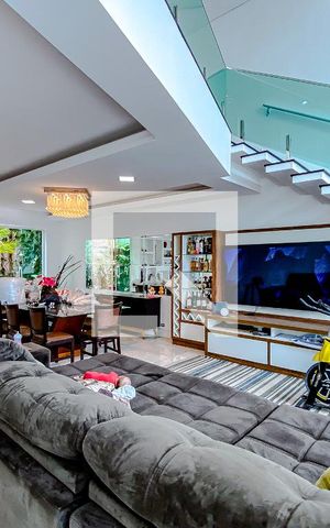 Casa à venda com 480m², 4 quartos e 10 vagasSala