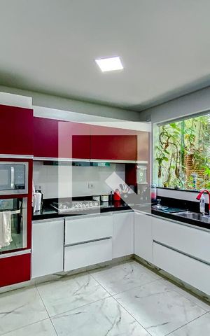 Casa à venda com 480m², 4 quartos e 10 vagasCozinha