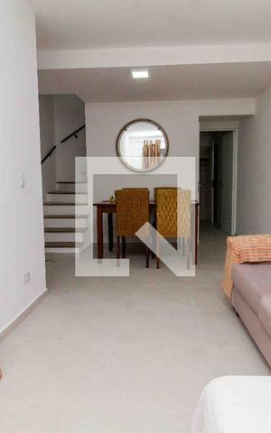 Casa de condomínio à venda com 113m², 3 quartos e 2 vagasSala
