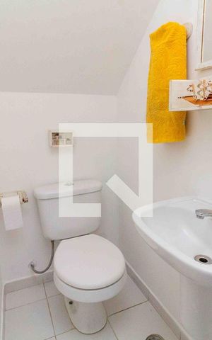 Casa de condomínio à venda com 113m², 3 quartos e 2 vagasBanheiro 2