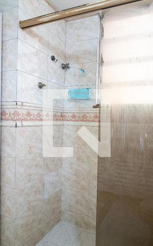 Apartamento à venda com 210m², 4 quartos e 1 vaga Apartamento à venda com 210m², 4 quartos e 1 vagaBanheiro social