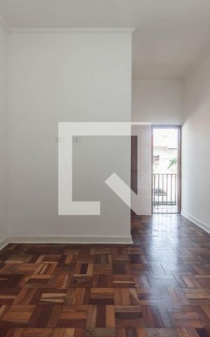 Casa para alugar com 150m², 3 quartos e 2 vagas Casa para alugar com 150m², 3 quartos e 2 vagasSuíte
