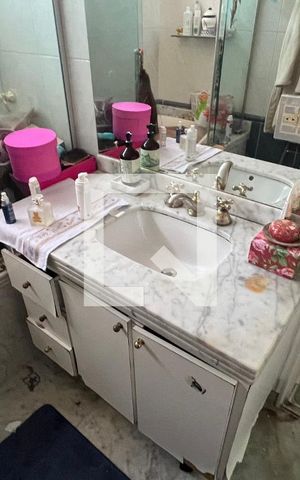 Apartamento para alugar com 128m², 2 quartos e 2 vagas Apartamento para alugar com 128m², 2 quartos e 2 vagasBanheiro da Suíte