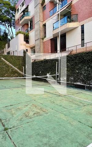 Apartamento à venda com 300m², 4 quartos e 4 vagas Apartamento à venda com 300m², 4 quartos e 4 vagasQuadra