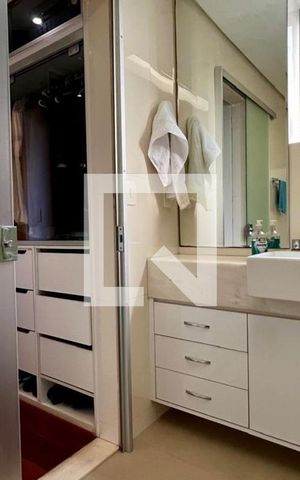 Apartamento à venda com 300m², 4 quartos e 4 vagas Apartamento à venda com 300m², 4 quartos e 4 vagasbanho