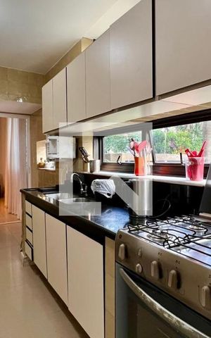 Apartamento à venda com 300m², 4 quartos e 4 vagas Apartamento à venda com 300m², 4 quartos e 4 vagasCozinha