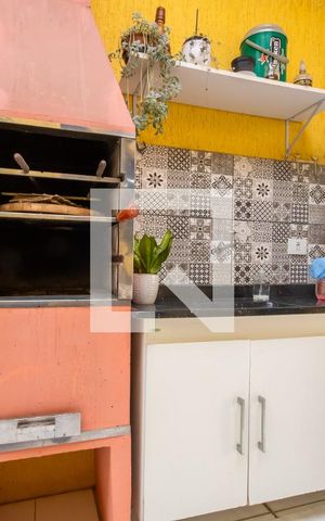 Casa à venda com 293m², 3 quartos e 3 vagas Casa à venda com 293m², 3 quartos e 3 vagasÁrea comum - Churrasqueira
