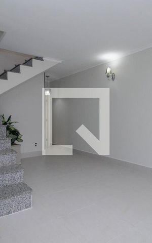 Casa à venda com 220m², 3 quartos e 5 vagas Casa à venda com 220m², 3 quartos e 5 vagasSala