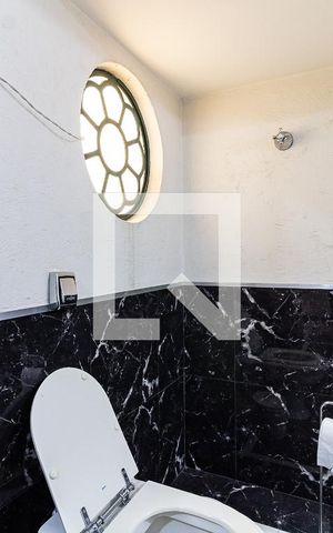 Casa à venda com 290m², 4 quartos e 6 vagas Casa à venda com 290m², 4 quartos e 6 vagasLavabo