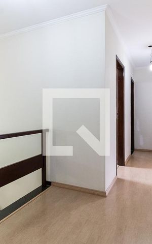 Casa à venda com 290m², 4 quartos e 6 vagas Casa à venda com 290m², 4 quartos e 6 vagasCorredor