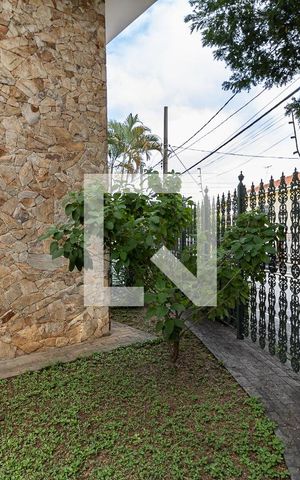 Casa à venda com 290m², 4 quartos e 6 vagas Casa à venda com 290m², 4 quartos e 6 vagasJardim