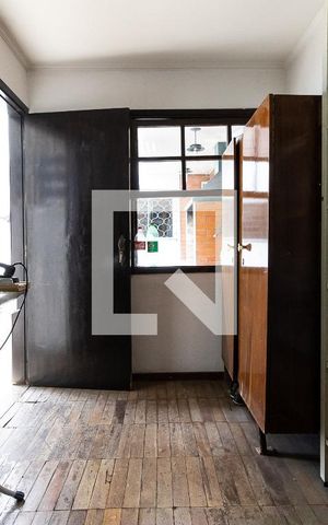 Casa à venda com 290m², 4 quartos e 6 vagas Casa à venda com 290m², 4 quartos e 6 vagasQuarto de Serviço
