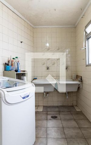 Casa à venda com 290m², 4 quartos e 6 vagas Casa à venda com 290m², 4 quartos e 6 vagasÁrea serviço